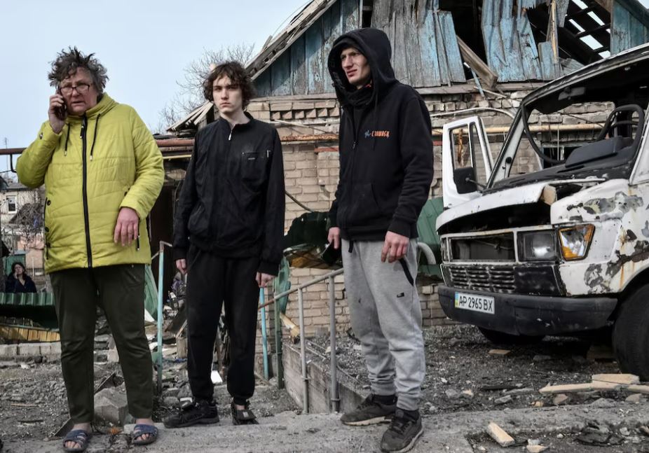 Russian attacks leave two dead